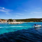 Duo Soles - With Private Parking Near Zadar Apartment