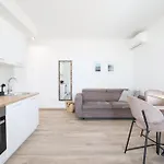 Duo Soles - With Private Parking Near Zadar Apartment