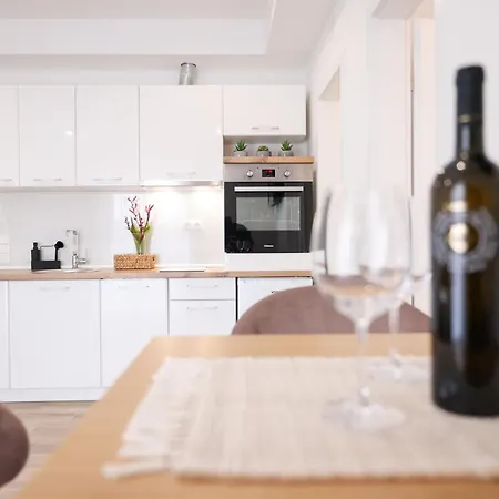 Duo Soles - With Private Parking Near Zadar Appartement
