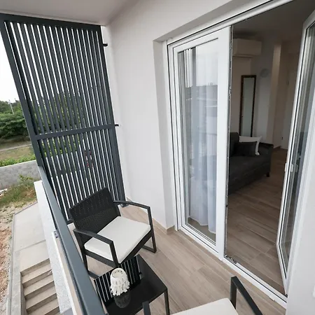 Duo Soles - With Private Parking Near Zadar