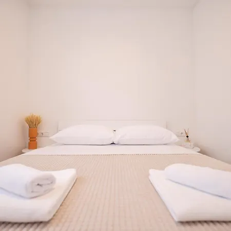 Duo Soles - With Private Parking Near Zadar Appartamento *