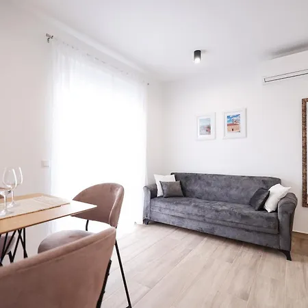 Duo Soles - With Private Parking Near Zadar * Murvica (Policnik)