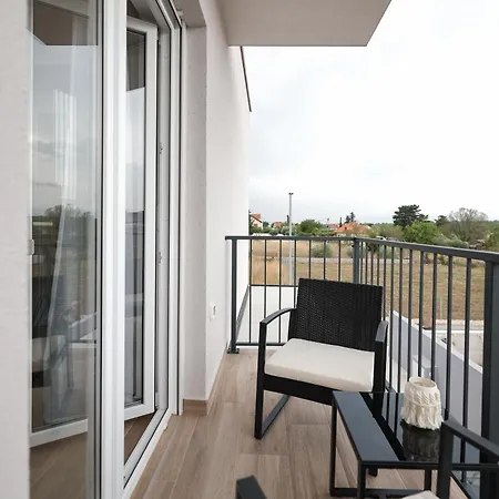 Duo Soles - With Private Parking Near Zadar Appartamento