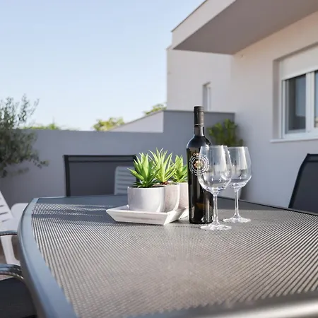 Duo Soles - With Private Parking Near Zadar