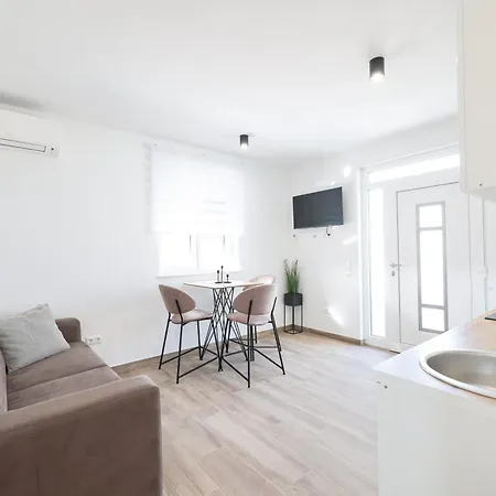 Duo Soles - With Private Parking Near Zadar *
