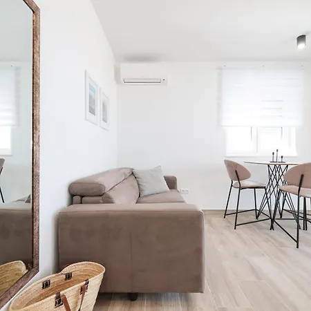 Duo Soles - With Private Parking Near Zadar *