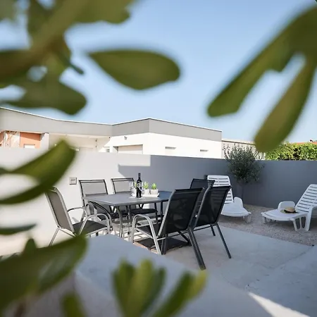 Duo Soles - With Private Parking Near Zadar Murvica (Policnik)